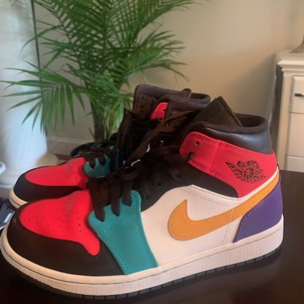 Nike Air Jordan 1 Mid Multi Sneaker